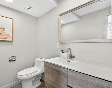 6211 Northwest Highway - Photo Thumbnail 18