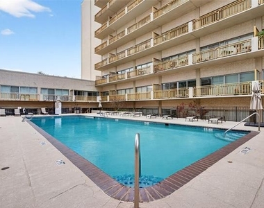 6211 Northwest Highway - Photo Thumbnail 27
