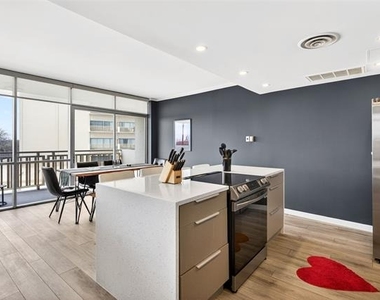 6211 Northwest Highway - Photo Thumbnail 13