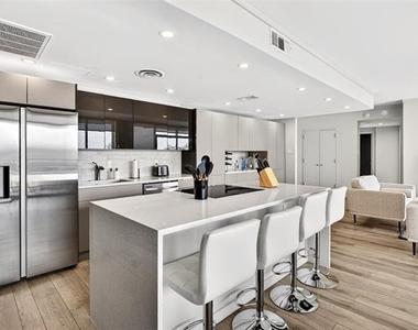 6211 Northwest Highway - Photo Thumbnail 7