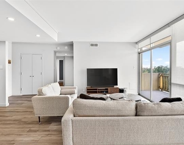 6211 Northwest Highway - Photo Thumbnail 4