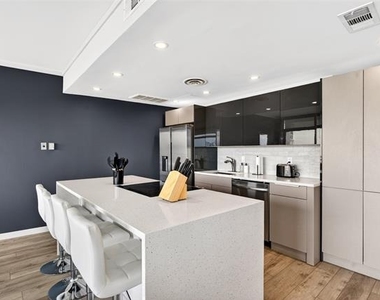 6211 Northwest Highway - Photo Thumbnail 12
