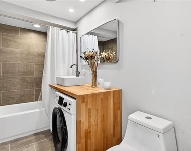6211 Northwest Highway - Photo Thumbnail 10