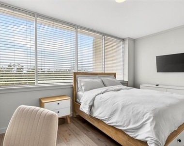 6211 Northwest Highway - Photo Thumbnail 16