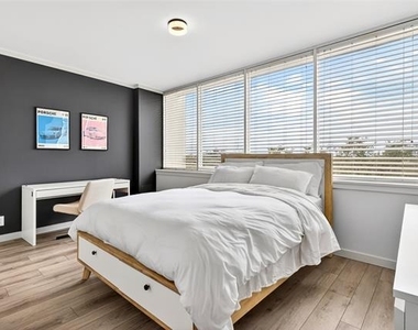 6211 Northwest Highway - Photo Thumbnail 15