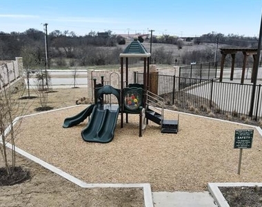 3920 Turquoise Avenue - Photo Thumbnail 8