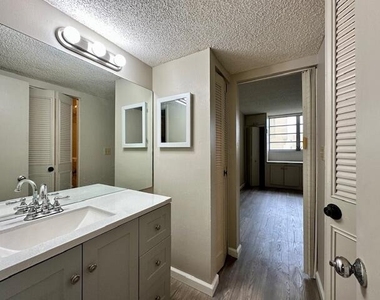 6020 Nw 64th Avenue - Photo Thumbnail 12