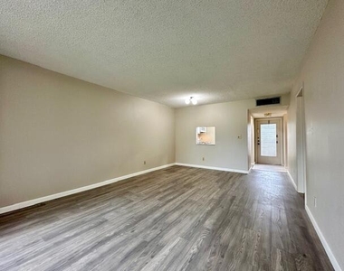 6020 Nw 64th Avenue - Photo Thumbnail 9