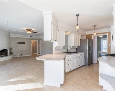 825 Milford Street - Photo Thumbnail 9