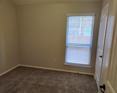 9901 Pronghorn Road - Photo Thumbnail 21