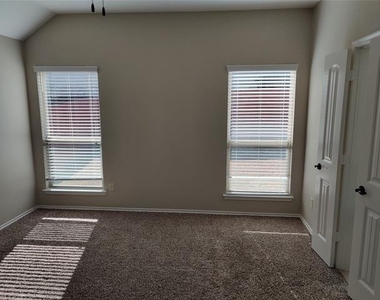 9901 Pronghorn Road - Photo Thumbnail 15