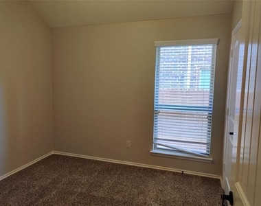 9901 Pronghorn Road - Photo Thumbnail 20