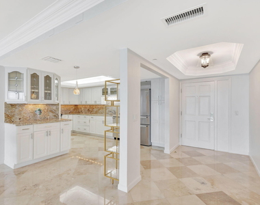 400 Beach Road - Photo Thumbnail 6