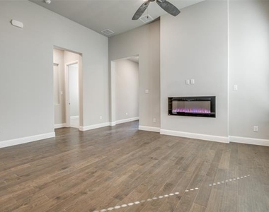 13280 Jonata Street - Photo Thumbnail 7