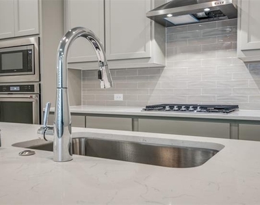 13280 Jonata Street - Photo Thumbnail 2