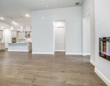 13280 Jonata Street - Photo Thumbnail 5