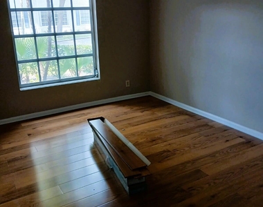 2180 Ne 67th Street - Photo Thumbnail 3