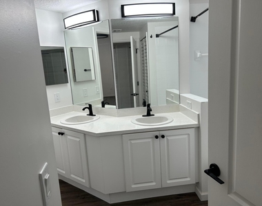 11035 Legacy Boulevard - Photo Thumbnail 9