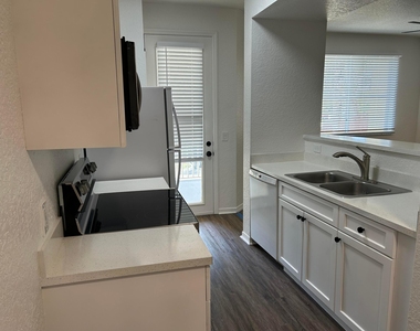 11035 Legacy Boulevard - Photo Thumbnail 3