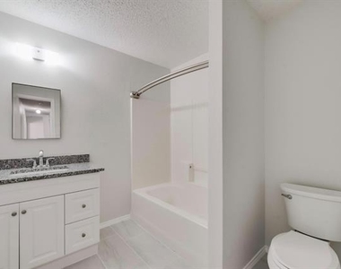 1473 Madison Drive - Photo Thumbnail 7