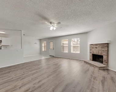 1473 Madison Drive - Photo Thumbnail 4