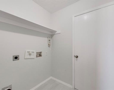 1473 Madison Drive - Photo Thumbnail 13