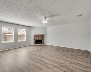 1473 Madison Drive - Photo Thumbnail 3