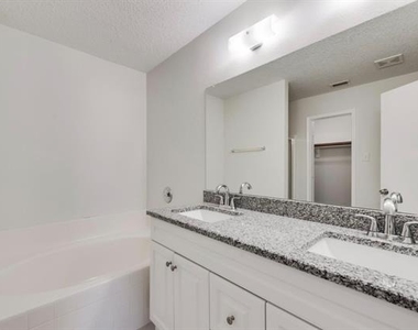 1473 Madison Drive - Photo Thumbnail 9