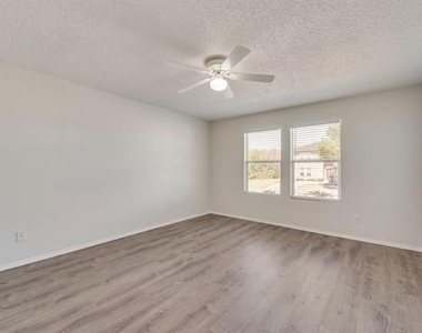 1473 Madison Drive - Photo Thumbnail 12