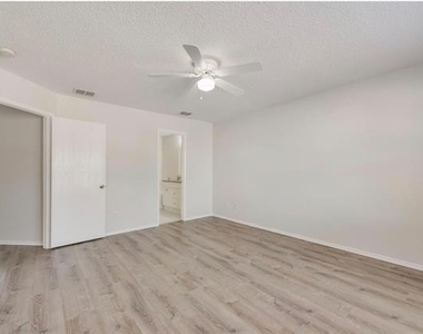 1473 Madison Drive - Photo Thumbnail 6
