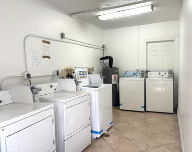 1916 Sw 11th Street - Photo Thumbnail 2
