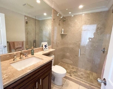 2502 N Fairway Dr Drive N - Photo Thumbnail 8