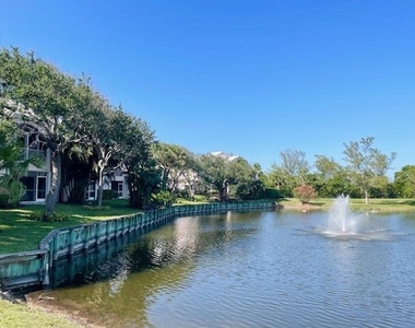 2502 N Fairway Dr Drive N - Photo Thumbnail 19