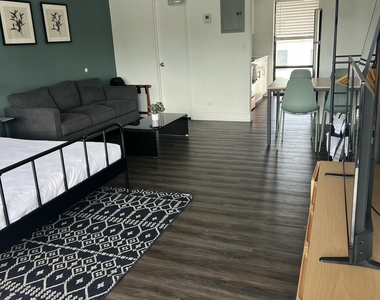 2100 Ne 33rd Avenue - Photo Thumbnail 3