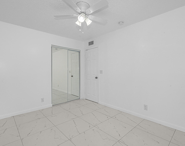 8706 W Sample Road - Photo Thumbnail 13