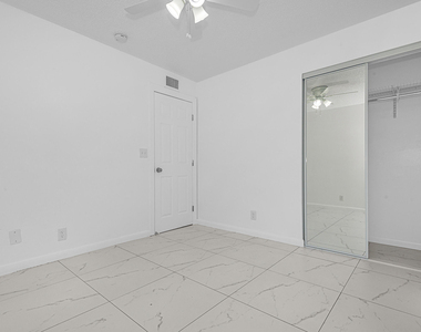 8706 W Sample Road - Photo Thumbnail 17