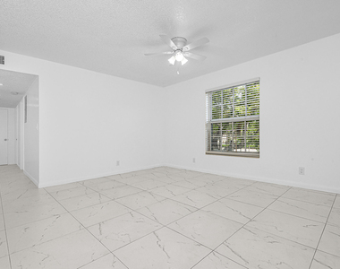 8706 W Sample Road - Photo Thumbnail 6
