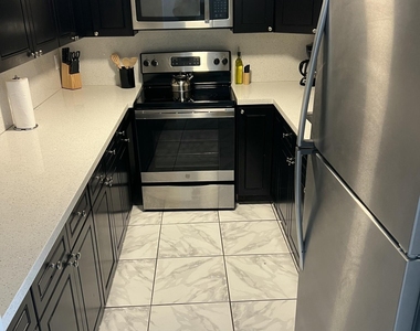2100 Ne 33rd Avenue - Photo Thumbnail 3