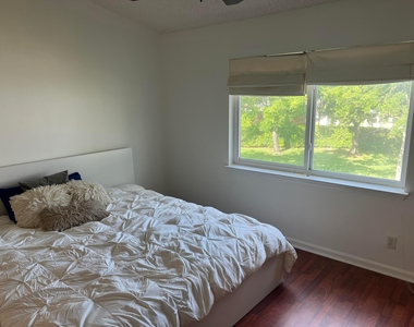4878 Sw 32nd Terrace - Photo Thumbnail 7