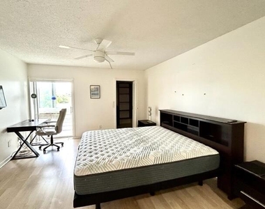3601 Inverrary Drive - Photo Thumbnail 13