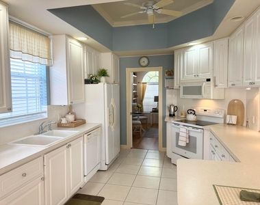8262 Dominica Place - Photo Thumbnail 10