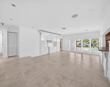 6251 Ne 20th Terrace - Photo Thumbnail 23