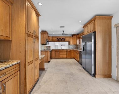 6251 Ne 20th Terrace - Photo Thumbnail 34