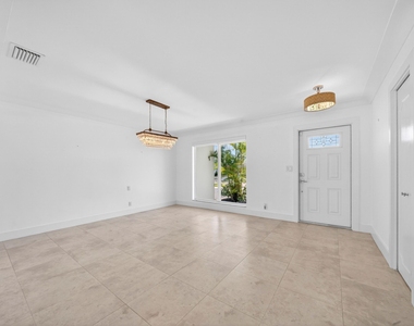 6251 Ne 20th Terrace - Photo Thumbnail 25