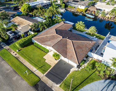 6251 Ne 20th Terrace - Photo Thumbnail 10