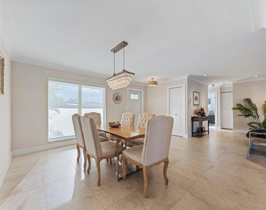 6251 Ne 20th Terrace - Photo Thumbnail 11