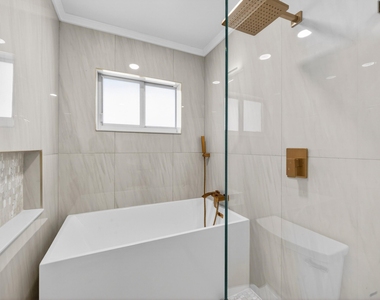 6251 Ne 20th Terrace - Photo Thumbnail 7