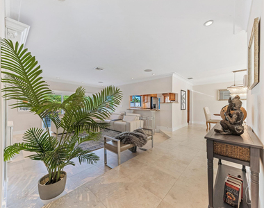 6251 Ne 20th Terrace - Photo Thumbnail 17