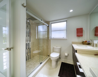 535 Oaks Drive - Photo Thumbnail 6