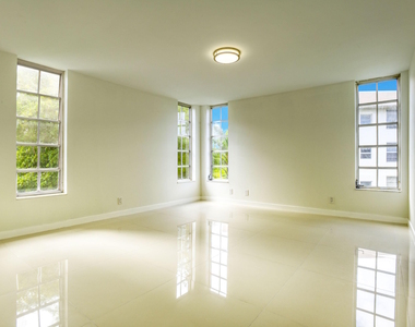535 Oaks Drive - Photo Thumbnail 4